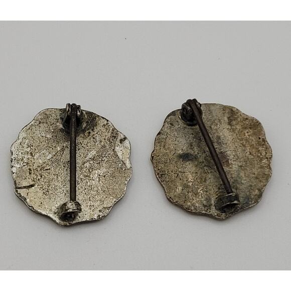 Vintage Du Barry Pattern Sewing Merit Metal Pin Back - Lot of 2 - Picture 4 of 7